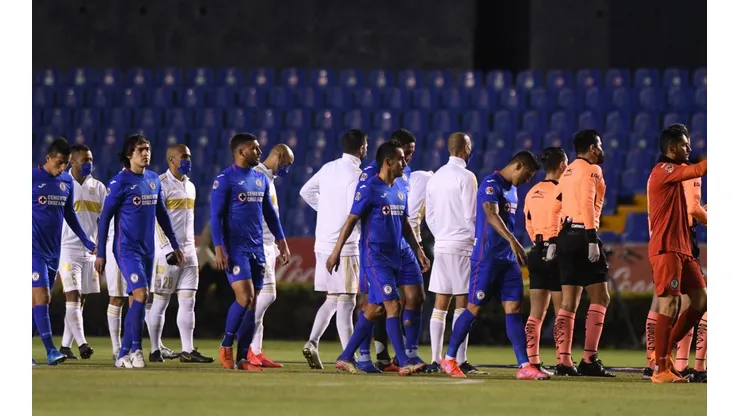 Cruz Azul derrotó por 2-0 a Tigres.