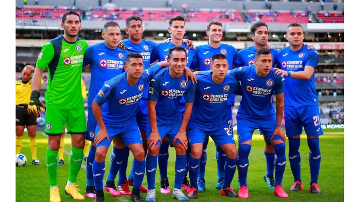 Cruz Azul realizó cambios obligados en su alineación.