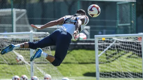 Yoshimar Yotún en un entrenamiento