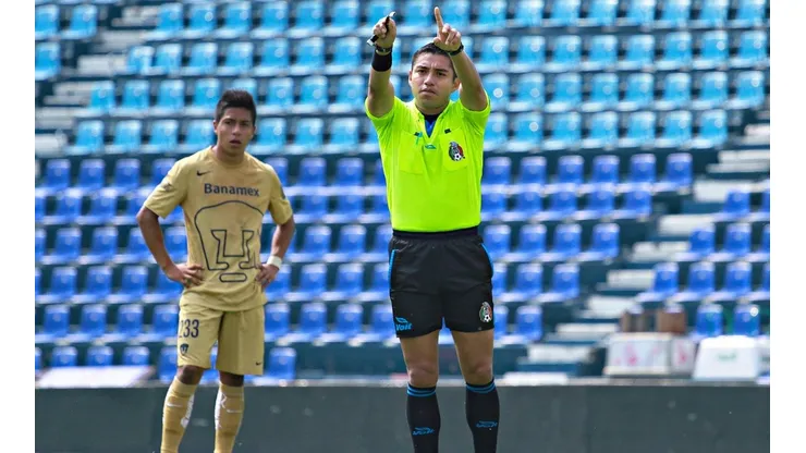 Víctor Cáceres arbitrará a Cruz Azul este fin de semana.