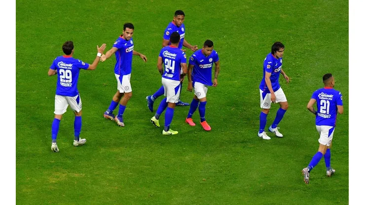 Cruz Azul goleó a Querétaro 4 a 1 en el Azteca.