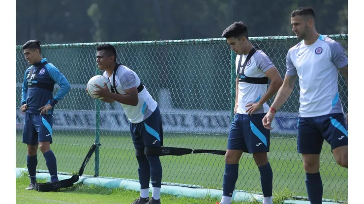 Cruz Azul no puede inscribir a Fernández.
