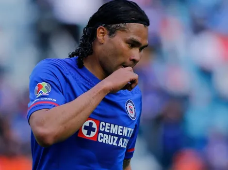 De ser el jugador más caro de México a orinar en la fuente de un hotel