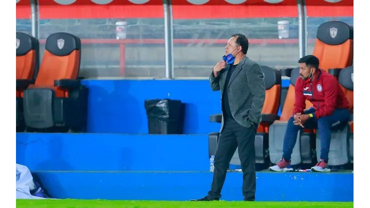 Juan Reynoso durante el encuentro ante el Pachuca