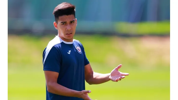 Pol Fernández en un entrenamiento con Cruz Azul