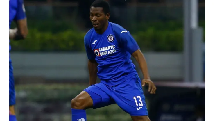 Bryan Angulo regresó a Cruz Azul este año.