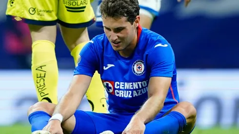 Santiago Giménez es el único juvenil que juega en Cruz Azul.