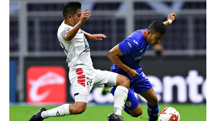 Pachuca y Cruz Azul se enfrentan este lunes.