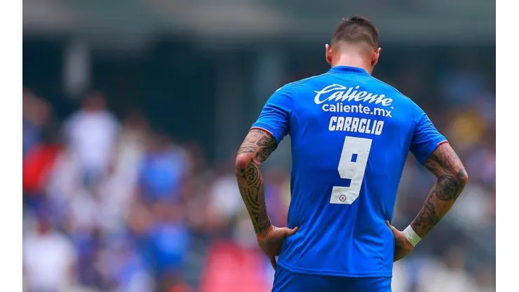 Milton Caraglio en un partido con Cruz Azul