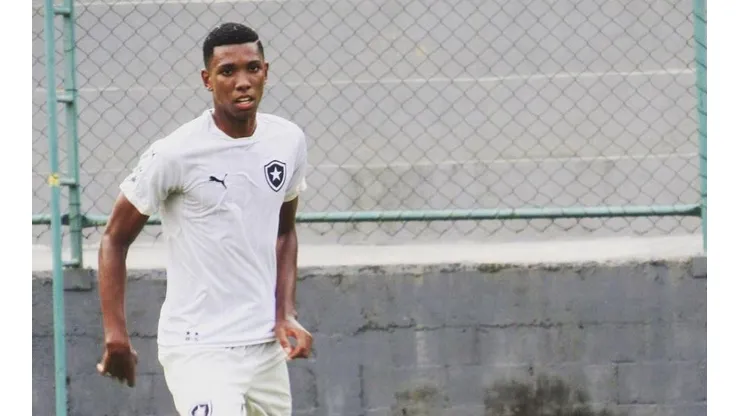 Botafogo sigue sin ceder ante el interés de Cruz Azul