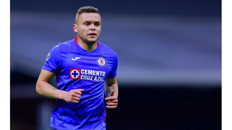 Jonathan Rodríguez en el duelo ante el Puebla