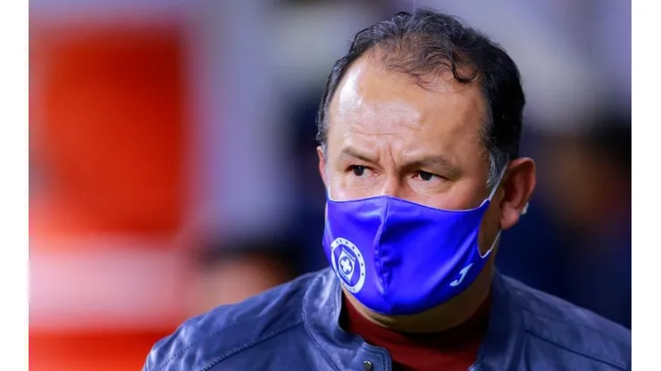 Juan Reynoso en su segundo partido como entrenador de Cruz Azul