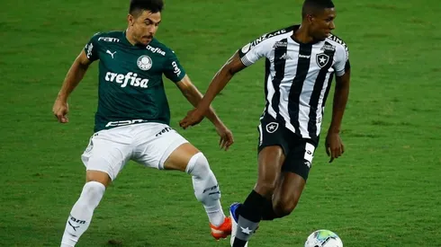 Kanu en un partido del campeonato brasileño