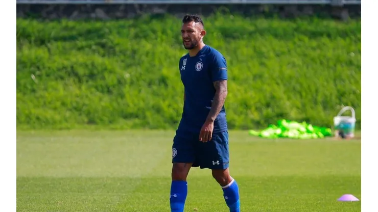 Montoya en un entrenamiento con Cruz Azul