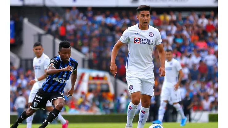 Pol Fernández en un partido con Cruz Azul