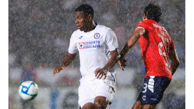 Bryan Angulo en su etapa como jugador de Cruz Azul