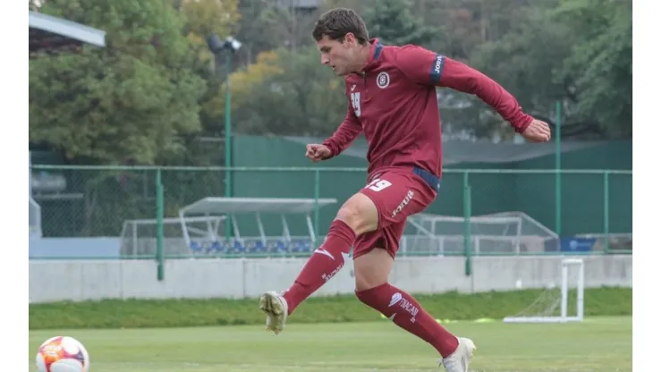 Santiago Giménez en un entrenamiento de Cruz Azul