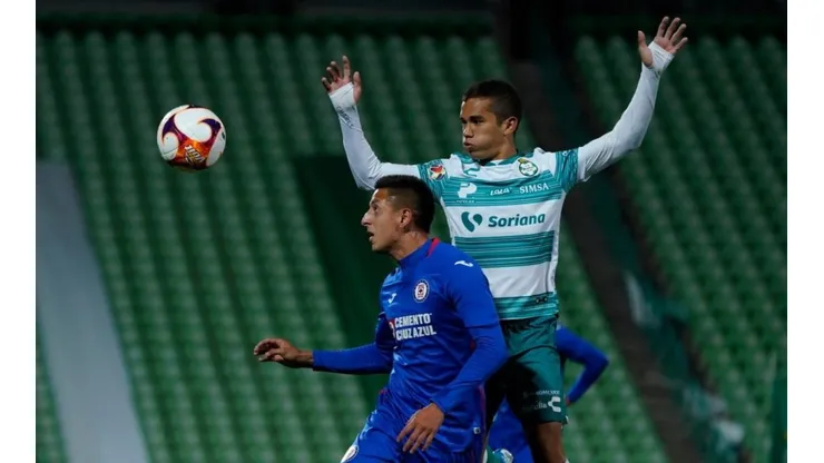Cruz Azul poco pudo hacer ante la eficacia de su rival