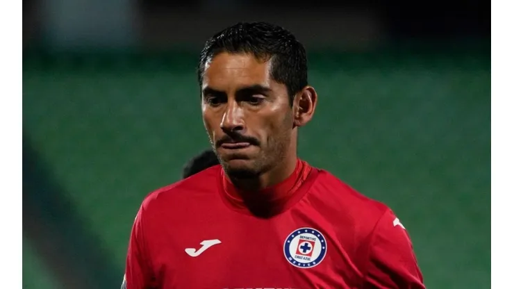 Jesús Corona en el duelo ante Santos por la jornada 1