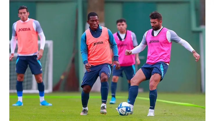Angulo pertenece a Cruz Azul.