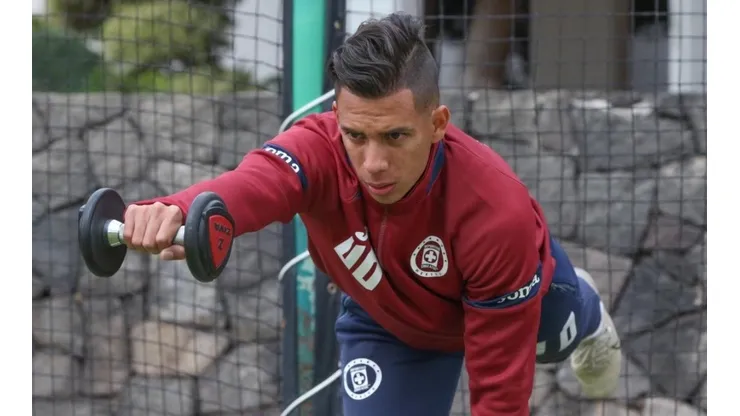 Álex Castro en un entrenamiento con el equipo