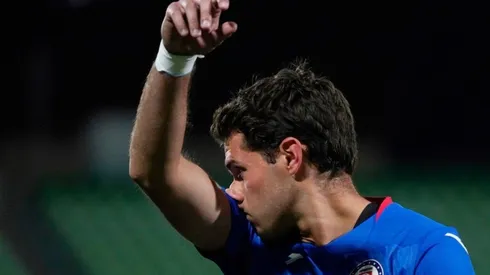 Santiago Giménez en el duelo ante Santos en la jornada 1