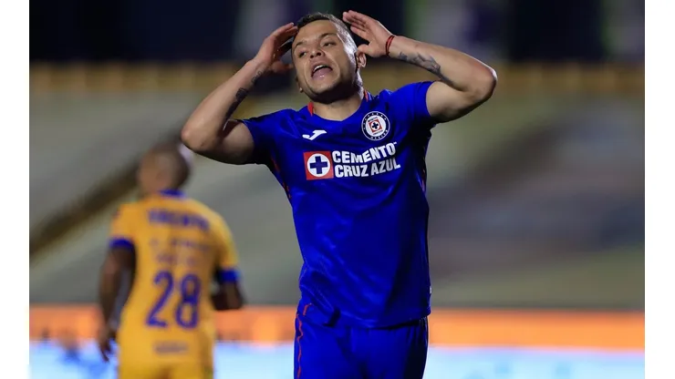 Jonathan Rodríguez podría dejar Cruz Azul.