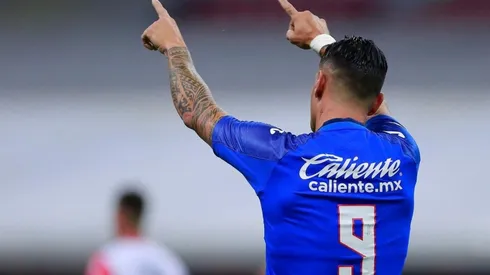 Milton Caraglio celebrando un tanto con Cruz Azul