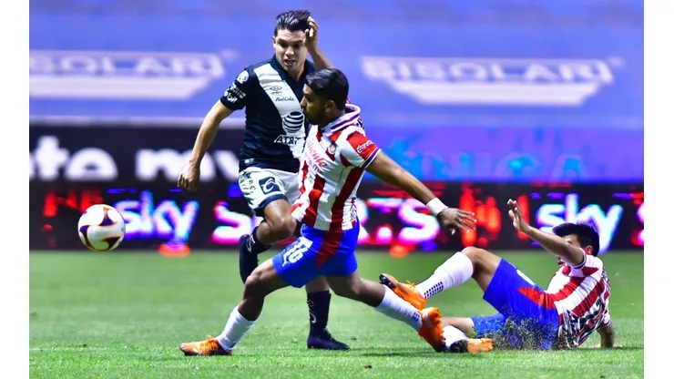 Tabó sumó minutos en Puebla vs Chivas.