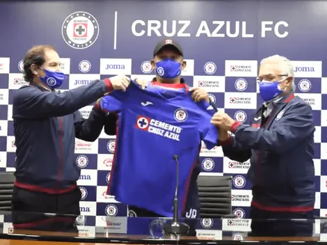 Juan Reynoso es oficializado como nuevo DT de Cruz Azul