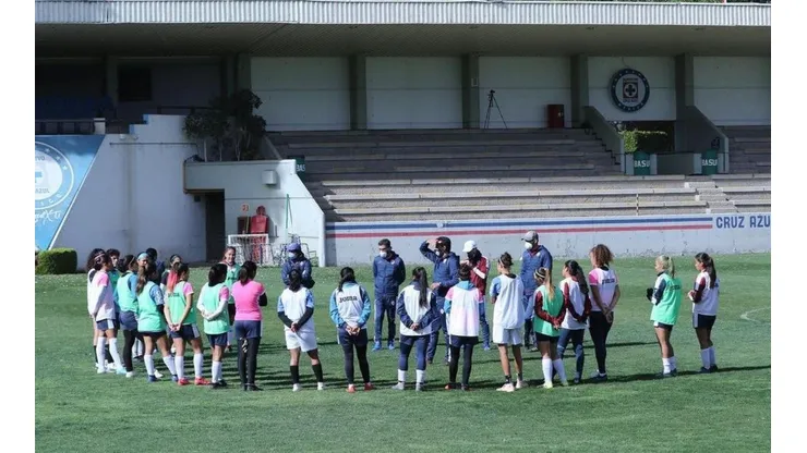 La Femenil entrena hoy en La Noria.