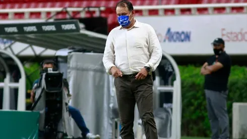 Juan Reynoso llega con la difícil tarea de hacer campeón a Cruz Azul