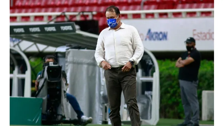 Juan Reynoso llega con la difícil tarea de hacer campeón a Cruz Azul