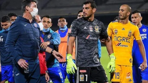 La pelea entre Siboldi y Guido Pizarro en la Copa Por México