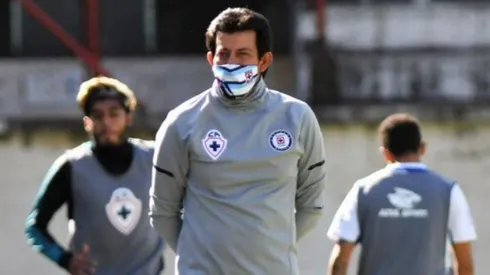 Roberto Pérez es nuevo DT del Femenil.