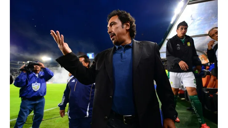 Hugo Sánchez podría llegar a Cruz Azul.