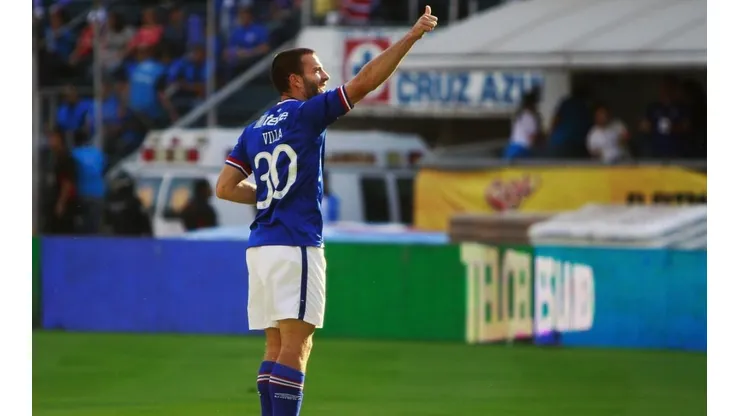 Villa en su etapa como jugador de Cruz Azul
