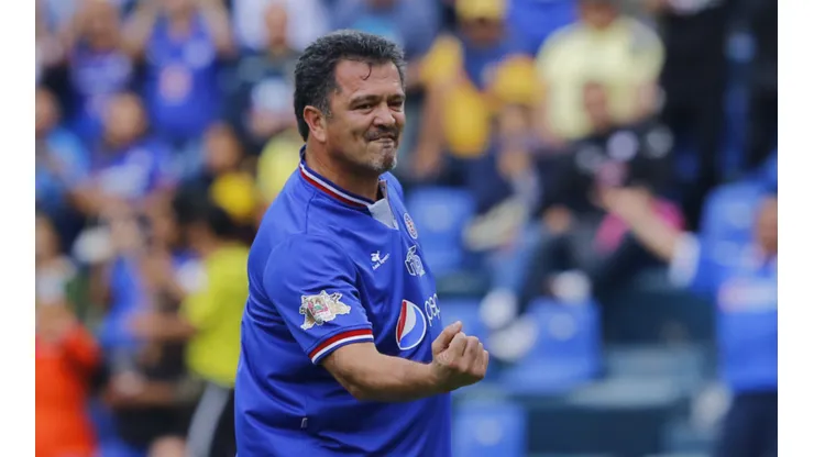 Carlos Hermosillo con Cruz Azul