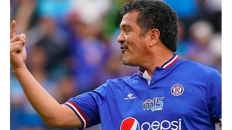 Carlos Hermosillo no se guardó nada ante Armando González
