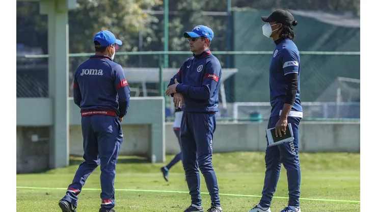 El nuevo cuerpo técnico de Cruz Azul se estrena este miércoles