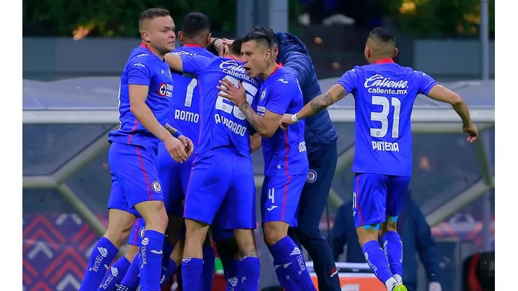 Cruz Azul goleó a Pumas.
