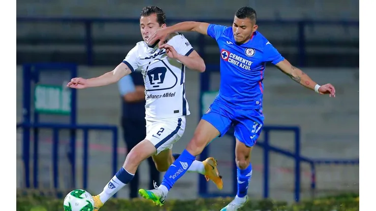 Cruz Azul y Pumas se enfrentan esta noche.