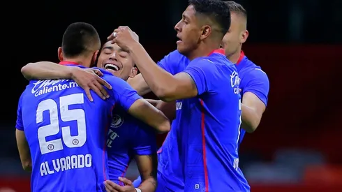 Alvarado anotó el primer gol.