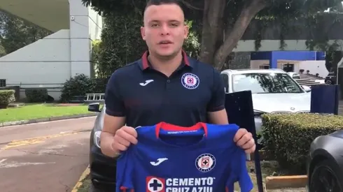 Hermoso gesto del Cabecita Rodríguez: le regaló su camiseta ante Pumas a un niño por su cumpleaños