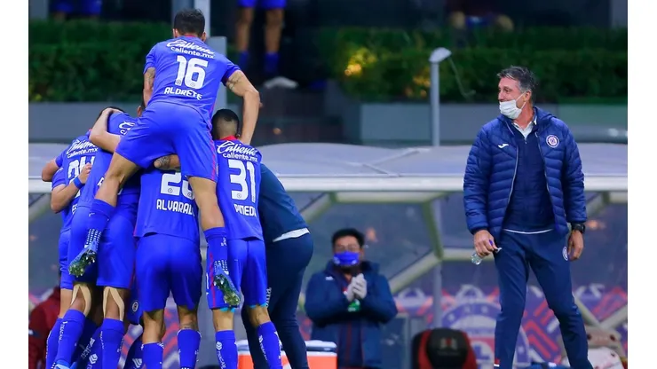 Cruz Azul derrota 2-0 a Pumas.