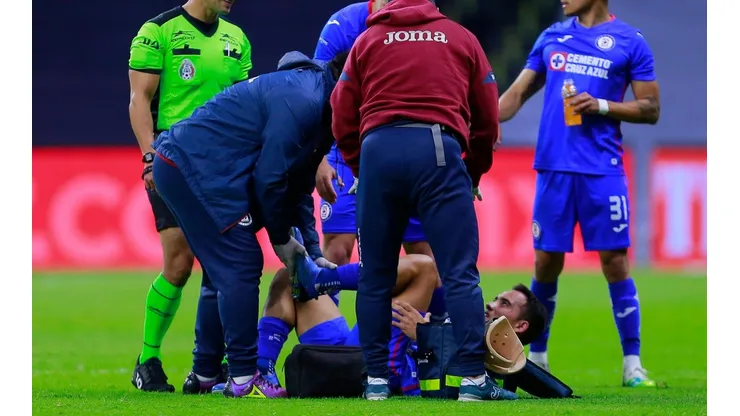 Aldrete salió en carrito.