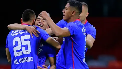 Cruz Azul goleó a Pumas.