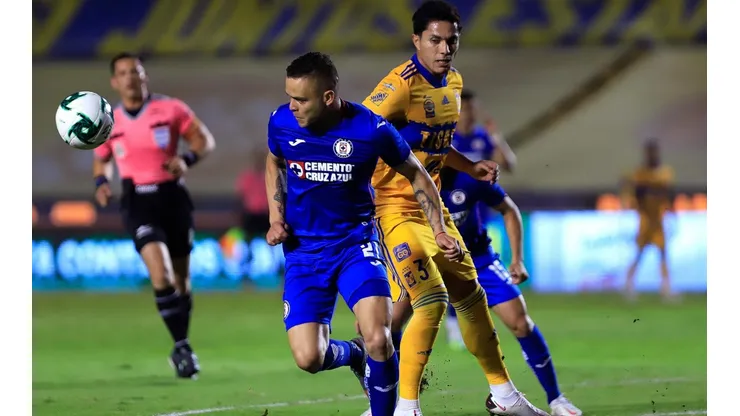 Cruz Azul y Tigres se enfrentan esta noche.