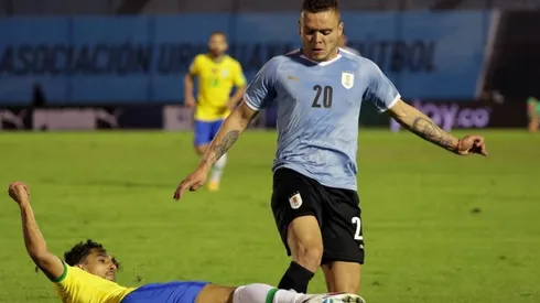 Jonathan Rodríguez en un compromiso con Uruguay
