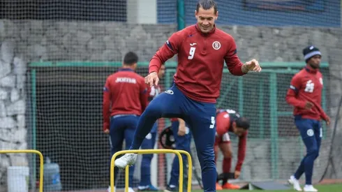 Milton Caraglio en los entrenamientos con Cruz Azul